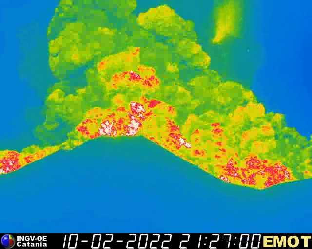 Montagnola-Wärmebildkamera zeigt große blumenkohlförmige Wolke