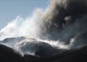 Video Ascheemissionen aus dem Südostkraterkomplex