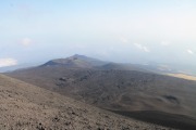 Blick vom südöstlichen Kraterrand der Bocca Nuova aus nach Süd/Südost