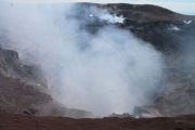 Blick vom nordwestlichen Rand der Bocca Nuova in den Krater
