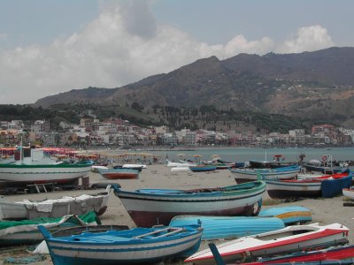 Am Hafen von Giardini-Naxos