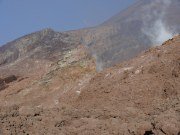 Blick auf die steile südöstliche Wand des Kollapskraters