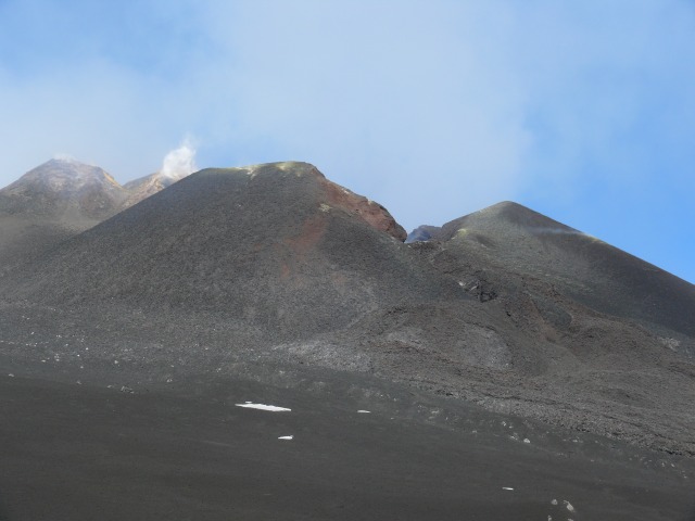 Emission von blauem Gas aus Neuem Südostkrater