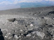 Dampfende kurze Spalte an der westlichen Flanke der Voragine