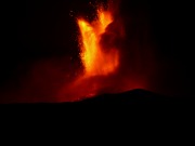 Langsam beginnen sich die Lavafontänen abzuschwächen