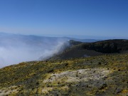 Blick vom südöstlichen Rand der Voragine nach Nordwesten mit westlichem Kraterrand der Voragine