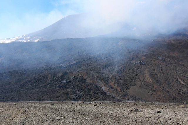 Lavafeld zwischen Südostkraterkomplex und dem 2002-03 Krater