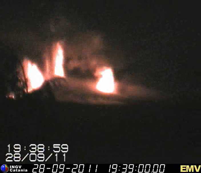 Drei Lavafontänen aus dem Neuen Südostkrater