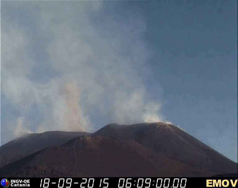 Emission von Asche aus der Voragine