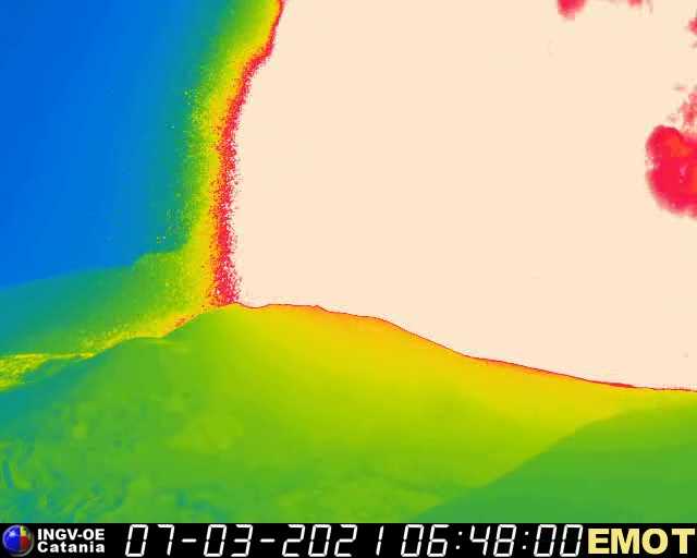 Montagnola-Wärmebildkamera zeigt Lavafontänen und gigantische thermischen Anomalie am Südostkraterkomplex